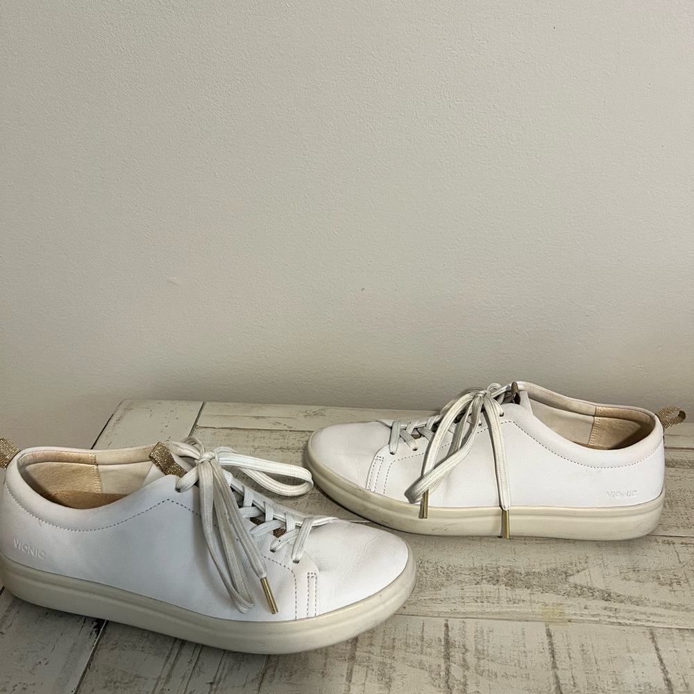 Vionic women’s sneakers - Picture 2 of 7